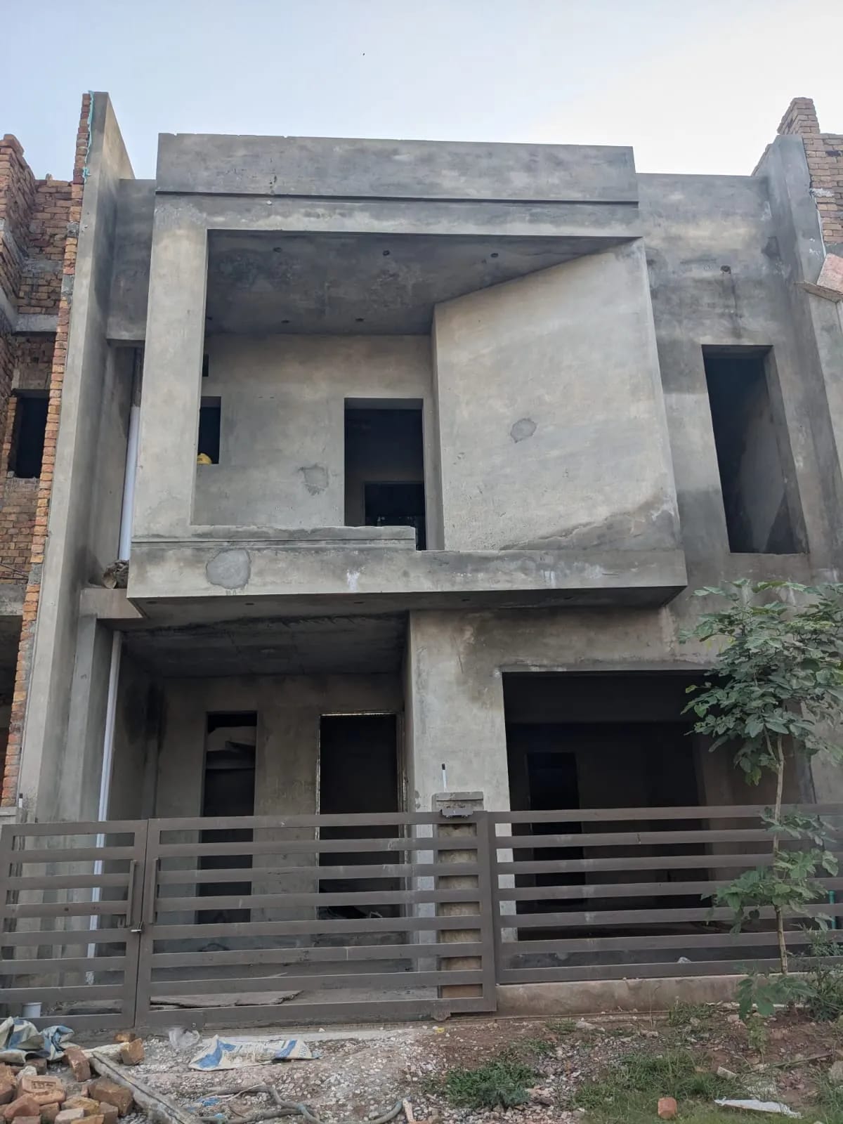 Grey Structure construction by Tryino Homes in Parkview City